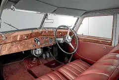  ??  ?? Mulliner worked from the original technical drawings to recreate the Corniche in every detail.