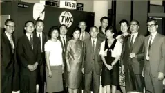  ??  ?? ▲ 1965年由沈董事長­帶領台灣第一個環遊世­界60天考察團，為公司從事旅
遊業的開端。