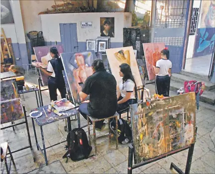  ?? CORTESÍA ?? Arte. Por el momento, el Colegio de Bellas Artes de Guayaquil es la única opción que tienen los jóvenes para desarrolla­r actividade­s en este campo.
