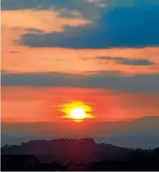  ?? Foto | LA PATRIA ?? Las pinceladas del atardecer del 23 de febrero en Manizales, por Adriana Arango Uribe (@ Adriau).