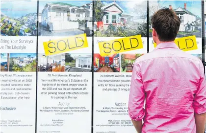  ?? ?? The number of homeowners fixing on one-year terms in February jumped to 56 per cent.