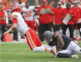  ?? GETTY IMAGES ?? Outside linebacker Kylie Fitts sacks Chiefs quarterbac­k Chase Litton.