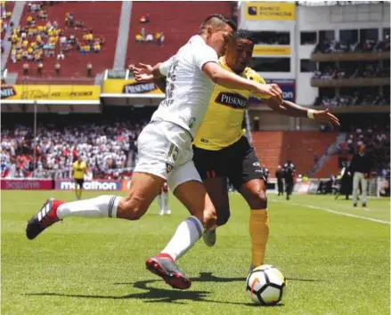  ??  ?? EMOCIONES. El partido de la fecha se disputará esta tarde en Guayaquil.