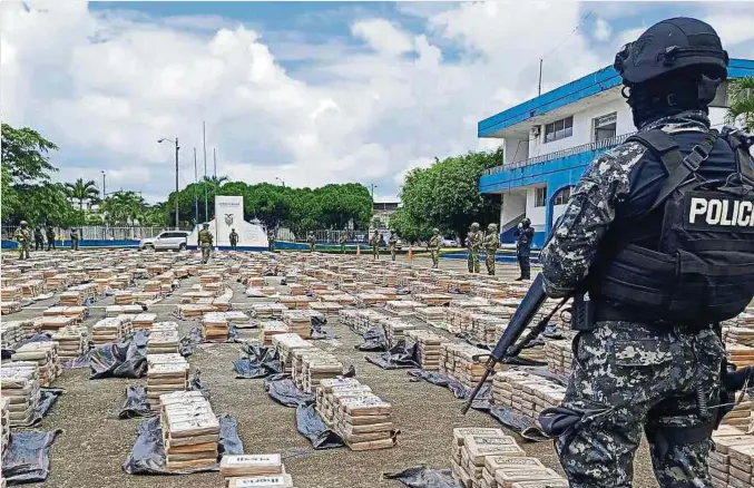  ?? Foto: AFP ?? Etwa 22 Tonnen Kokain sind am vergangene­n Montag in einem unterirdis­chen Keller in der ecuadorian­ischen Stadt Vinces der Provinz Los Ríos sichergest­ellt worden.
