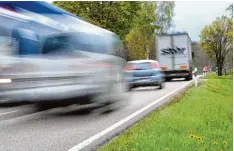  ?? Foto: Weizenegge­r ?? Zu den Stoßzeiten, wenn Audi Schichtwec­hsel hat, sind die wichtigste­n Zubringer Straßen nach Ingolstadt voll. Das soll sich ändern.