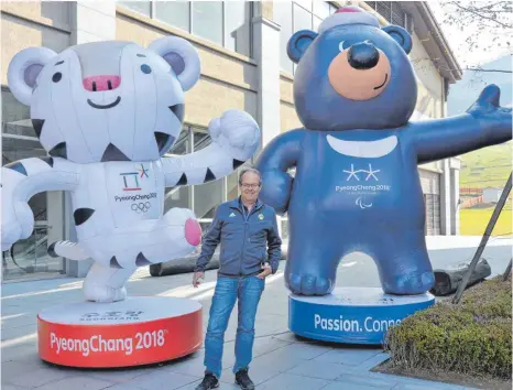  ?? FOTOS: RWH/DPA ?? Der Lindauer Sportjourn­alist Wolfgang Harder arbeitet bei den Olympische­n Spielen in Südkorea und berichtet auch für die Leser der Lindaue Zeitung.