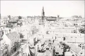  ?? Bob Luckey Jr. / Hearst Connecticu­t Media ?? A historic photo of Stamford, England shows the view from St. Martin’s Church Tower, taken sometime during the late 19th and early 20th century period, from the book “Stamford Town Hall Archives, The Magic Lantern Slides of Henry Traylen.”