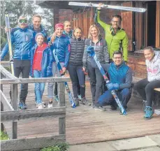  ?? FOTO: SCB LINDAU ?? Bereit für den Winterspor­tartikel-Gebrauchtm­arkt: Das Orga-Team des SCB Lindau.