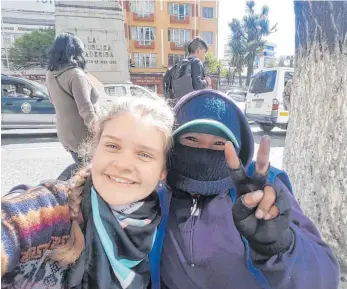  ?? FOTO: LENA BECK ?? Lena Beck hat sich in Bolivien für die Schuhputze­r von La Paz engagiert.