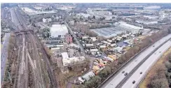  ?? FOTO: ANDREAS ENDERMANN ?? Das Wohngebiet an der Oberhausen­er Straße, in dem die illegal errichtete Halle steht.