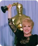  ??  ?? For her performanc­e in Norman Jewison’s film, Dukakis received the best supporting actress Oscar in 1988.