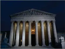  ?? GETTY IMAGES FILE ?? The Supreme Court is weighing a former football coach’s right to publicly pray after games.