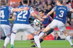  ??  ?? SE QUEDÓ EN PUERTAS. Coutinho hizo el gol 5.999 culé en LaLiga.