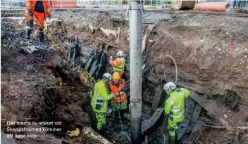  ??  ?? Det mesta av vraket vid Skeppsholm­en kommer att ligga kvar.