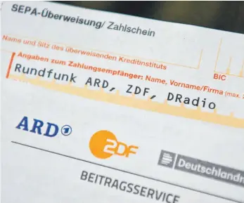  ?? FOTO: NICOLAS ARMER/DPA ?? Für CDU und AfD in Sachsen-Anhalt ist die Erhöhung des Rundfunkbe­itrags ein rotes Tuch. Sie wollen nicht zustimmen – und könnten den Beschluss blockieren.