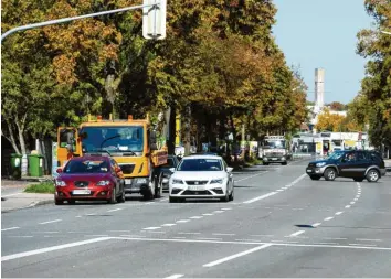  ?? Foto: Wyszengrad ?? Die alte B 17 in Haunstette­n (hier der Abschnitt Landsberge­r Straße) könnte künftig zweispurig werden.Dienstag, 16. Oktober, 13 Uhr