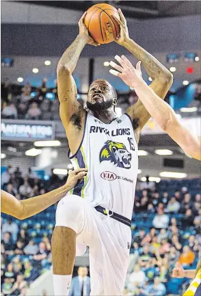  ?? JULIE JOCSAK TORSTAR ?? Niagara’s Samuel Muldrow, shown going up for a shot against Edmonton in this file photo, led the Canadian Elite Basketball League team in scoring in a road win Friday night in Saskatoon.