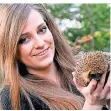  ?? RP-ARCHIV: KNAPPE ?? Wildtierpf­legerin Anna Pilz von „Fell & Federn“mit Igel.