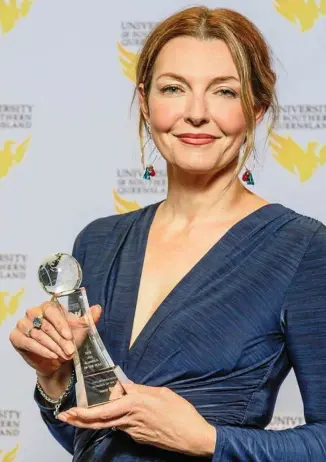  ?? Photo:USQ media ?? INTERNATIO­NAL SUCCESS: Heidi Dugan accepted her 2018 Internatio­nal Alumnus of the Year award at a ceremony earlier this year.