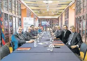  ?? FOTO: FCB ?? La junta directiva, en una reunión de diciembre de 2017