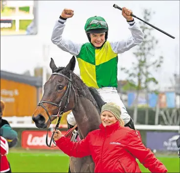  ?? Pic: Francesca Altoft focusonrac­ing.com ?? Cloudy Glen (Charlie Deutsch) wins the Ladbrokes Trophy at Newbury