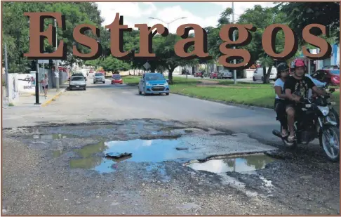  ??  ?? En la gráfica superior se aprecia varios aspectos negativos de la avenida Concordia en la ciudad de Campeche