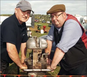  ??  ?? Richard Millar and Dave Armstrong and his Warsop trench rammer.