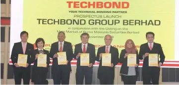  ??  ?? Lee (fourth right) together with Public Investment Bank Bhd chief executive officer Fong Loong Seng (third right), Public Investment Bank Bhd deputy chief executive officer and head of corporate finance and advisory Lee Yo-Hunn (right) and directors from Techbond during the group’s prospectus launch yesterday.