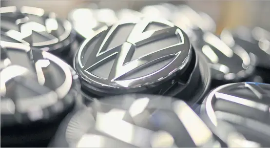  ?? [ APA ] ?? Volkswagen fuhr im Vorjahr – trotz des Abgasskand­als – 217 Mrd. Euro Umsatz ein, so viel wie sonst kein europäisch­es börsenotie­rtes Unternehme­n.