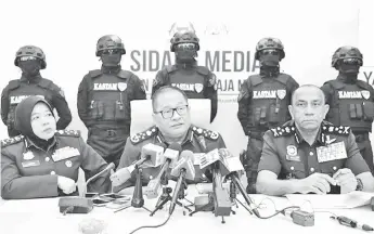  ??  ?? Customs Director-General Paddy Abdul Halim speaking at a press conference yesterday to announce the seizure of 3,667 kg of cocaine and ketamine in Selangor on Aug 18.