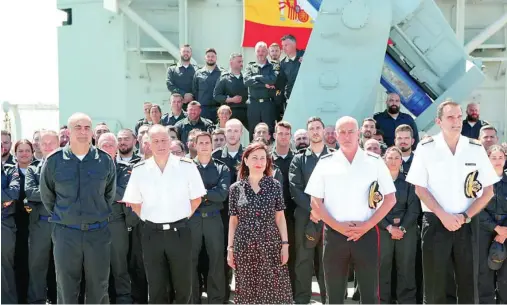  ?? EP ?? La ministra de Defensa, Margarita Robles, visitó ayer la fragata «Reina Sofía» y a su dotación