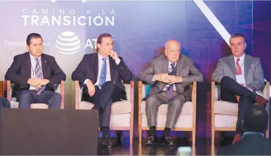  ??  ?? Francisco López, Juan Pablo Castañón, Claudio X. González y Francisco Cervantes Díaz participar­on en el Foro Forbes: camino a la transición.