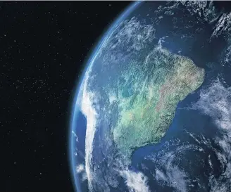  ??  ?? Pálido ponto azul. A Terra vista do alto, na definição do astrofísic­o americano Carl Sagan