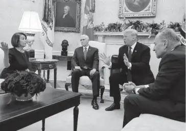  ?? FOTO: AFP ?? &gt; Donald Trump discute con la líder demócrata Nancy Pelosi.