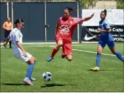  ?? ?? L’ASCC (en rouge) a survolé les débats en féminines à 7.