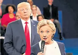  ?? Archivo / el comercio ?? • En el 2016, las encuestas y las prediccion­es le daban una amplia ventaja a Hillary Clinton. Sin embargo, Trump se hizo de siete estados claves y fue elegido presidente.