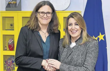  ??  ?? Susana Díaz junto a la comisaria de Comercio, Cecilia Malmström, en el encuentro mantenido ayer en Bruselas. EFE / HORST WAGNER
