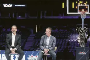  ?? FOTO: EFE ?? Ibon Navarro y Sito Alonso, técnicos de Unicaja y UCAM en la presentaci­ón de ayer