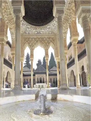  ??  ?? La Alhambra de Granada, uno de los mayores tesoros de Andalucía