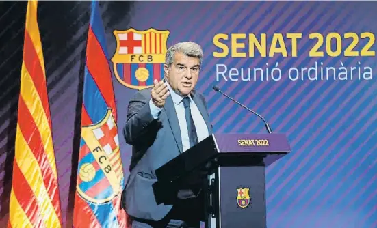  ?? Toni Albir / EFE ?? El president Joan Laporta durant la reunió de dimecres amb els senadors del club