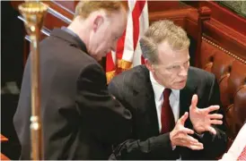  ?? AP FILES ?? Tim Mapes and Illinois House Speaker Michael Madigan in 2007.