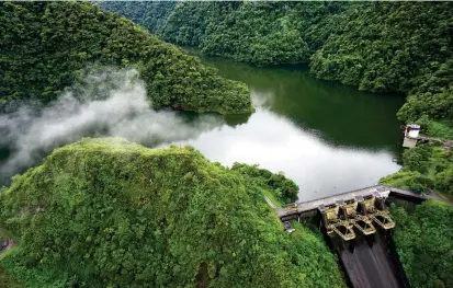  ?? FOTO ?? Central hidroeléct­rica Achicayá en el Valle del Cauca, entre los municipios de Buenaventu­ra y Dagua, cuenta con una capacidad instalada de 365 megavatios.
