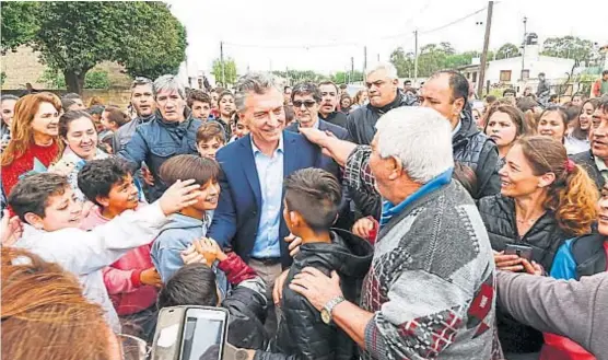  ?? (PRESIDENCI­A DE LA NACIÓN) ?? En Baigorria. En su visita al sur provincial, el Presidente estuvo en contacto con los vecinos de Río Cuarto y de Coronel Baigorria.