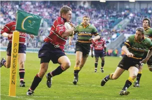  ??  ?? Let off: James Forrester ‘scores’ for Gloucester in 2003 Powergen Cup final