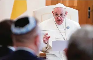  ??  ?? ENCUENTRO. Francisco se reunió con miembros del Consejo Ecuménico en la capital de Eslovaquia.