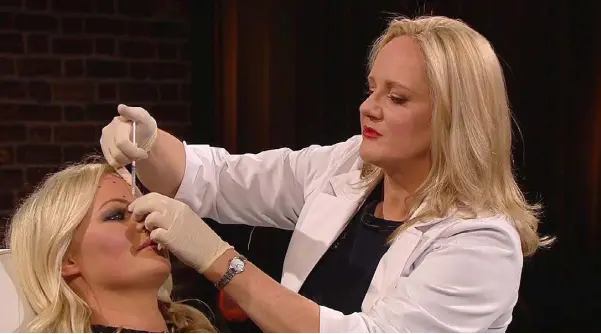  ??  ?? HONESTY: Amanda Brunker is given Botox injections live on ‘The Late, Late Show’, on which she explained that she has been having the jabs semi-regularly for the past seven years to look ‘fresher’ — and that she would not pretend she isn’t having it...