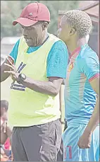  ?? (Pic: Machawe Fakudze) ?? Manzini Wanderers gaffer Changara Terisayi (L) giving instructio­ns to Njabulo ‘Koko’ Gama.