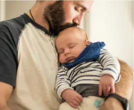  ?? METRO CREATIVE FILE PHOTO ?? The federal government is introducin­g additional weeks of parental leave for non-birthing parents, like fathers, in March 2019 – three months earlier than projected in the federal budget.