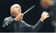  ??  ?? Donnerstag mit den Philharmon­ikern im Konzerthau­s, am Samstag im Musikverei­n: Dirigent Christoph Eschenbach.