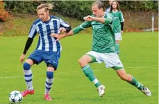  ?? Foto: Karl Aumiller ?? In der vergangene­n Saison stand Matthias Kempter (rechts) noch im Kasten, jetzt geht er für Grün Weiß Baiershofe­n als Stürmer auf Torejagd.